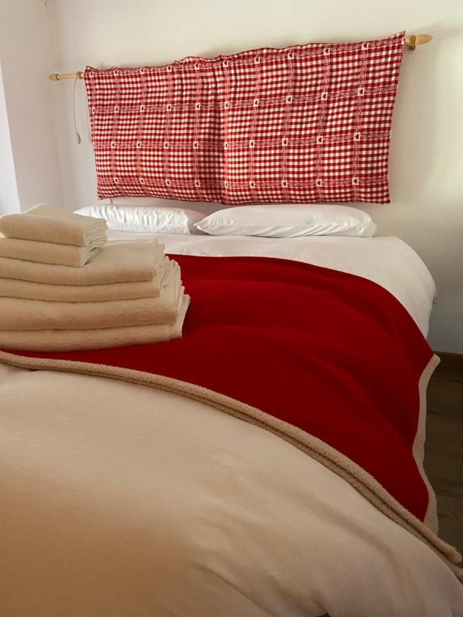 Mansarda Petronilla Apartment เปียซซาตอร์เร ภายนอก รูปภาพ