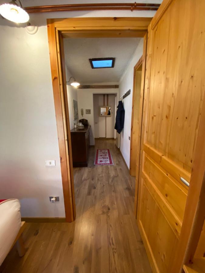 Mansarda Petronilla Apartment เปียซซาตอร์เร ภายนอก รูปภาพ