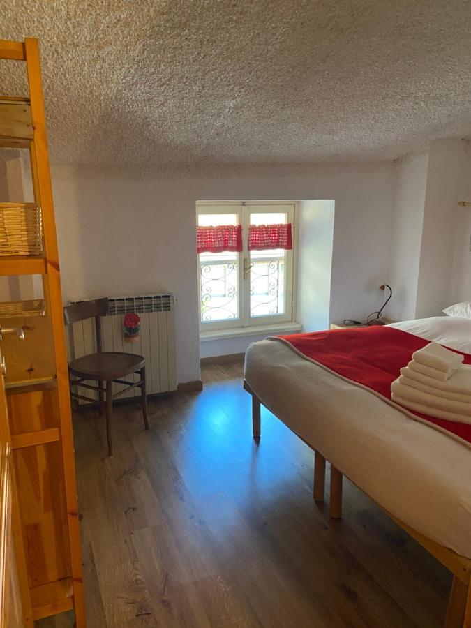 Mansarda Petronilla Apartment เปียซซาตอร์เร ภายนอก รูปภาพ