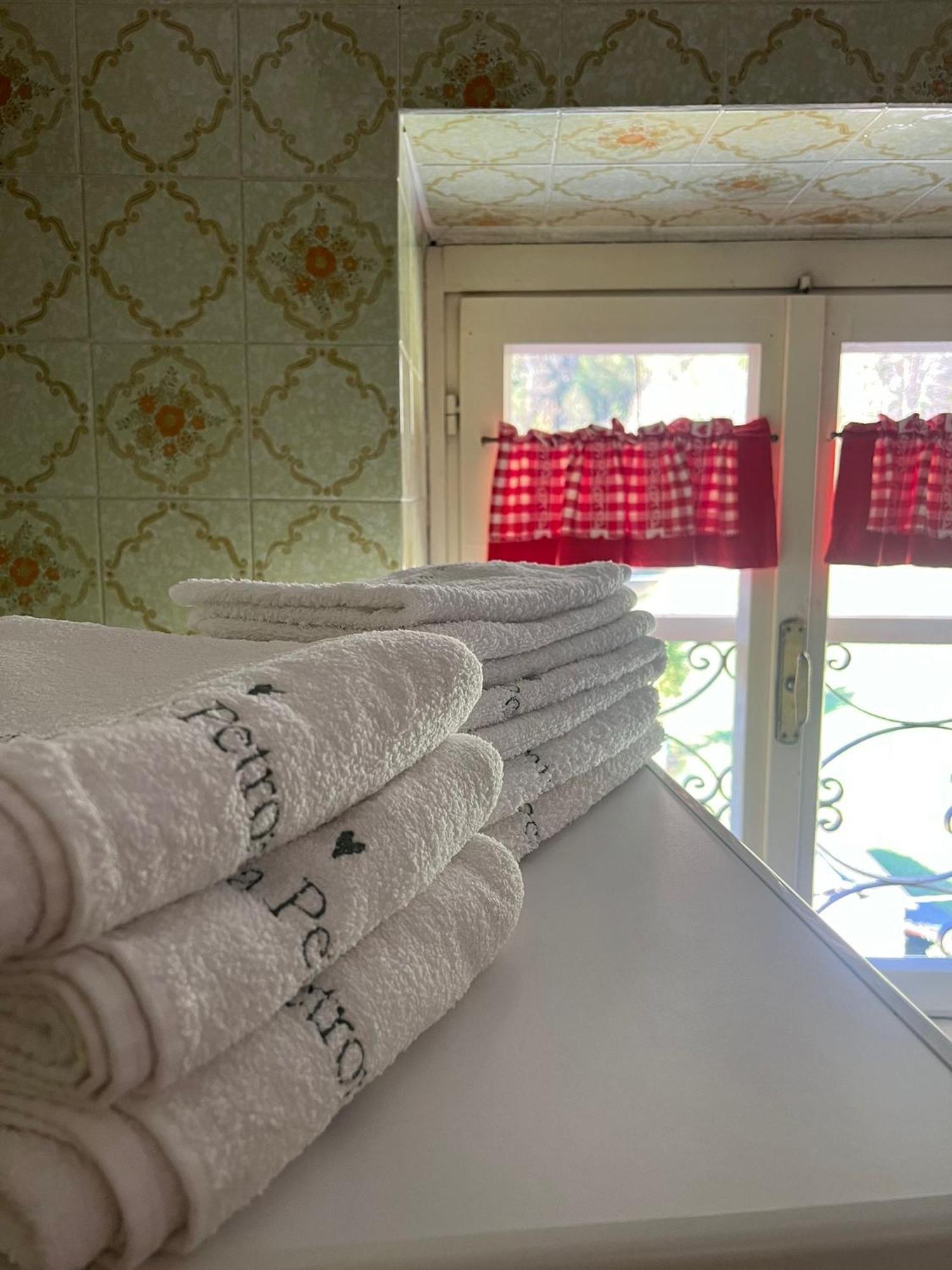 Mansarda Petronilla Apartment เปียซซาตอร์เร ภายนอก รูปภาพ